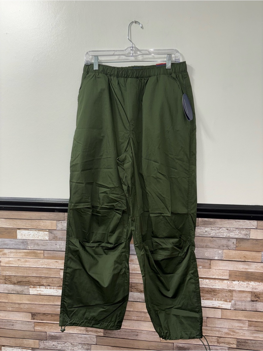 Scoop Women's Cotton Parachute Green Jogger Pants Size Medium NWT